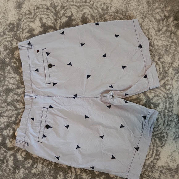 Mens Tommy Hilfiger shorts - Picture 5 of 6